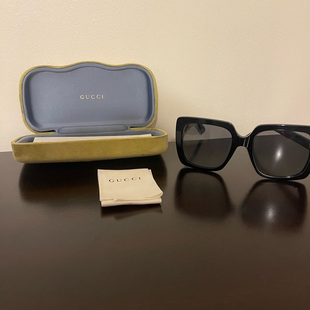 Women’s Authentic Gucci sunglasses